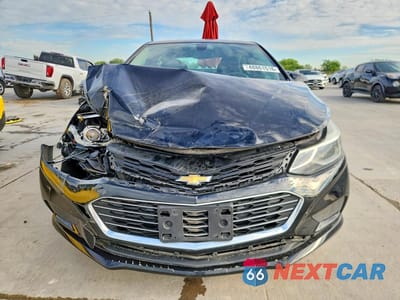 Piąte zdjęcie samochodu w środku: 2017 CHEVROLET CRUZE LT VIN:1G1BE5SM5H7236176 - miniatura