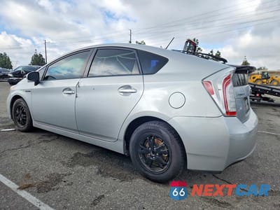 Drugie zdjęcie samochodu z przodu: 2013 TOYOTA PRIUS TWO VIN:JTDKN3DU1D1695081 - miniatura
