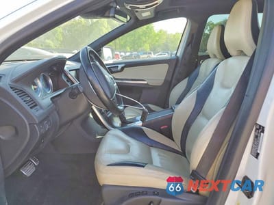 Zdjęcie 7 z 13 samochodu: 2013 VOLVO XC60 T6 VIN:YV4902DZ2D2456665 - miniatura