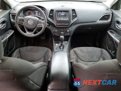 Zdjęcie 8 z 13 samochodu: 2019 JEEP CHEROKEE LATITUDE VIN:1C4PJLCX0KD339620 - miniatura