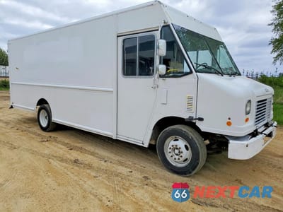 Czwarte zdjęcie samochodu z boku: 2017 FORD F59 DELIVERY TRUCK VIN:1F65F5KY6H0A00751 - miniatura