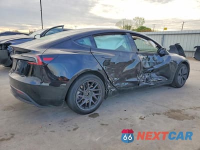 Trzecie zdjęcie samochodu z tyłu: 2025 TESLA MODEL 3 VIN:5YJ3E1EA5SF877545 - miniatura