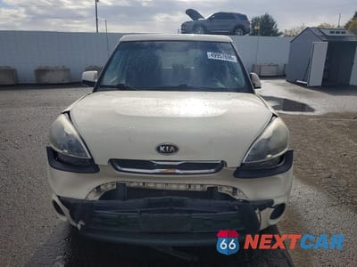 Piąte zdjęcie samochodu w środku: 2012 KIA SOUL BASE VIN:KNDJT2A58C7463890 - miniatura