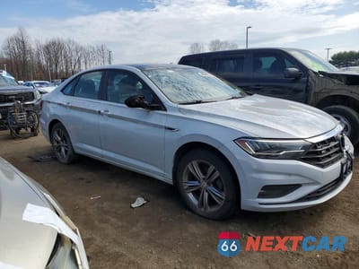 Czwarte zdjęcie samochodu z boku: 2019 VOLKSWAGEN JETTA S VIN:3VWC57BU3KM053733 - miniatura