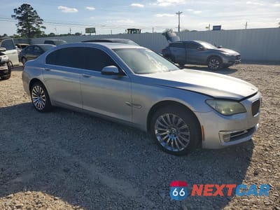 Czwarte zdjęcie samochodu z boku: 2013 BMW 740 LI VIN:WBAYE4C5XDDW22992 - miniatura