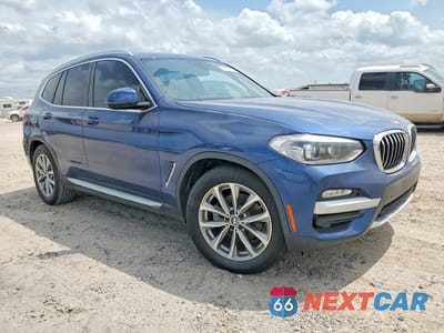 Czwarte zdjęcie samochodu z boku: 2019 BMW X3 SDRIVE30I VIN:5UXTR7C55KLE88819 - miniatura
