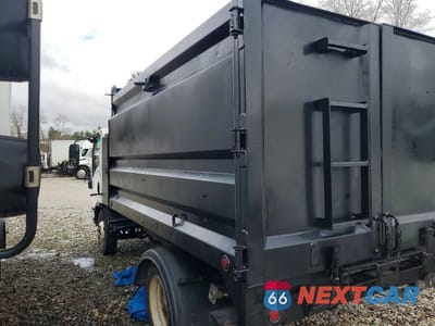 Trzecie zdjęcie samochodu z tyłu: 2016 ISUZU NPR HD DUMP TRUCK VIN:54DC4W1B6GS800459 - miniatura