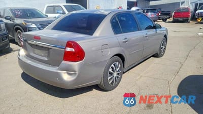 Czwarte zdjęcie samochodu z boku: 2008 CHEVROLET MALIBU LS VIN:1G1ZS58N18F109423 - miniatura
