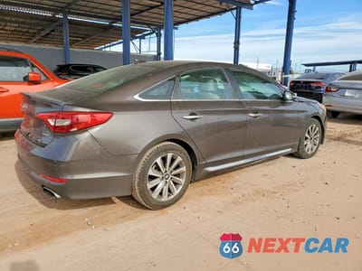 Trzecie zdjęcie samochodu z tyłu: 2015 HYUNDAI SONATA SPORT VIN:5NPE34AF5FH244519 - miniatura