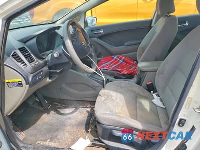 Zdjęcie 7 z 12 samochodu: 2015 KIA FORTE LX VIN:KNAFX4A66F5311523 - miniatura