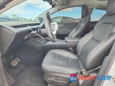 Zdjęcie 7 z 13 samochodu: 2026 TESLA MODEL Y VIN:7SAYGDEE2TA458851 - miniatura