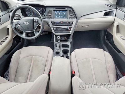 Zdjęcie 8 z 12 samochodu: 2017 HYUNDAI SONATA SE VIN:5NPE24AF1HH485094 - miniatura