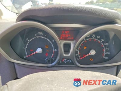 Zdjęcie 9 z 12 samochodu: 2013 FORD FIESTA VIN:3FADP4FJXDM144295 - miniatura