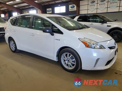 Czwarte zdjęcie samochodu z boku: 2012 TOYOTA PRIUS V THREE VIN:JTDZN3EU0C3162090 - miniatura