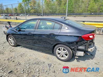 Drugie zdjęcie samochodu z przodu: 2017 CHEVROLET CRUZE LT VIN:1G1BE5SM8H7106070 - miniatura