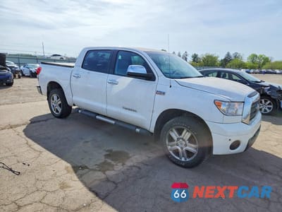 Czwarte zdjęcie samochodu z boku: 2008 TOYOTA TUNDRA CREWMAX LIMITED VIN:5TBDV58138S493803 - miniatura