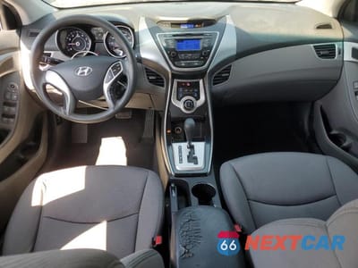 Zdjęcie 8 z 12 samochodu: 2012 HYUNDAI ELANTRA GLS VIN:5NPDH4AE5CH096405 - miniatura