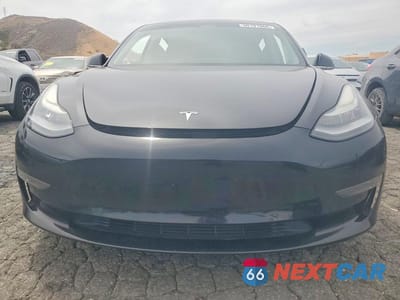 Piąte zdjęcie samochodu w środku: 2018 TESLA MODEL 3 VIN:5YJ3E1EB0JF068073 - miniatura