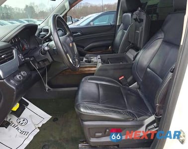 Piąte zdjęcie samochodu w środku: 2015 CHEVROLET TAHOE K1500 LT VIN:1GNSKBKC0FR220207 - miniatura