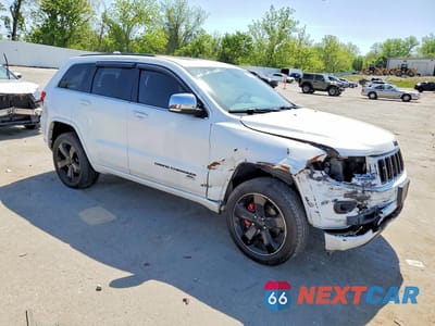 Czwarte zdjęcie samochodu z boku: 2015 JEEP GRAND CHEROKEE LAREDO VIN:1C4RJFAG1FC747925 - miniatura
