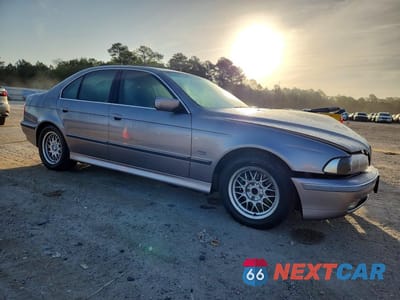 Czwarte zdjęcie samochodu z boku: 1999 BMW 528 I AUTOMATIC VIN:WBADM6331XBY27158 - miniatura