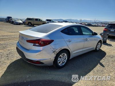 Trzecie zdjęcie samochodu z tyłu: 2019 HYUNDAI ELANTRA SE VIN:5NPD74LF6KH471564 - miniatura
