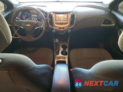 Zdjęcie 8 z 12 samochodu: 2018 CHEVROLET CRUZE LT VIN:1G1BE5SM2J7171440 - miniatura