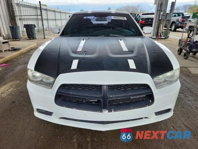Piąte zdjęcie samochodu w środku: 2011 DODGE CHARGER SE VIN:2B3CL3CG5BH567349 - miniatura