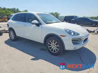 Czwarte zdjęcie samochodu z boku: 2013 PORSCHE CAYENNE VIN:WP1AA2A24DLA01121 - miniatura