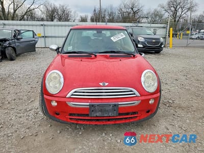 Piąte zdjęcie samochodu w środku: 2005 MINI COOPER VIN:WMWRC33535TJ71612 - miniatura