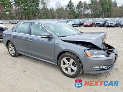 Czwarte zdjęcie samochodu z boku: 2015 VOLKSWAGEN PASSAT S VIN:1VWAS7A34FC079497 - miniatura