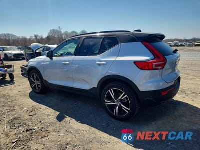 Drugie zdjęcie samochodu z przodu: 2021 VOLVO XC40 T5 R-DESIGN VIN:YV4162UM9M2563034 - miniatura