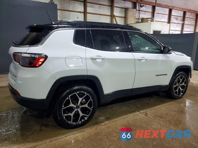 Trzecie zdjęcie samochodu z tyłu: 2025 JEEP COMPASS LIMITED VIN:3C4NJDCN3ST594705 - miniatura