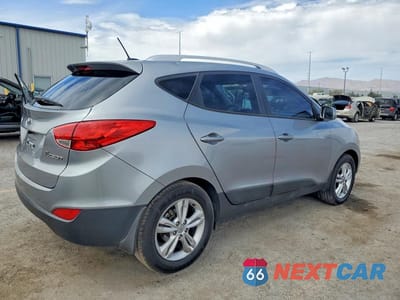 Trzecie zdjęcie samochodu z tyłu: 2011 HYUNDAI TUCSON GLS VIN:KM8JU3AC4BU239366 - miniatura