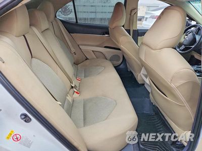 Zdjęcie 10 z 12 samochodu: 2018 TOYOTA CAMRY LE VIN:4T1B11HK8JU531096 - miniatura