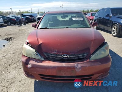 Piąte zdjęcie samochodu w środku: 2004 TOYOTA CAMRY LE VIN:4T1BE32K64U264618 - miniatura