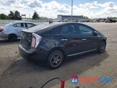 Trzecie zdjęcie samochodu z tyłu: 2014 TOYOTA PRIUS TWO VIN:JTDKN3DU1E0357171 - miniatura