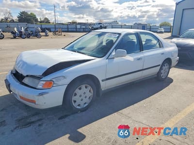 1996 HONDA ACCORD LX 1HGCD5636TA213681 - główne zdjęcie licytacji z USA - miniatura
