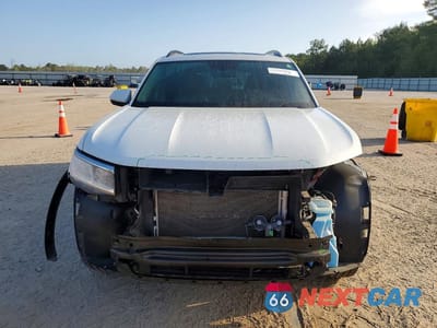 Piąte zdjęcie samochodu w środku: 2023 VOLKSWAGEN ATLAS SE VIN:1V2JR2CA3PC519450 - miniatura