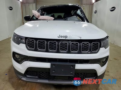 Piąte zdjęcie samochodu w środku: 2026 JEEP COMPASS LIMITED VIN:3C4NJDCN8TT184256 - miniatura