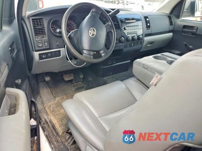 Zdjęcie 8 z 11 samochodu: 2012 TOYOTA TUNDRA GRADE VIN:5TFLU5F1XCX026681 - miniatura