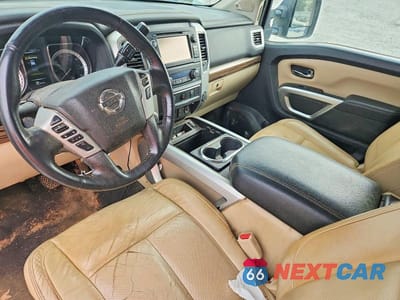 Zdjęcie 8 z 12 samochodu: 2016 NISSAN TITAN XD SL VIN:1N6BA1F45GN508190 - miniatura