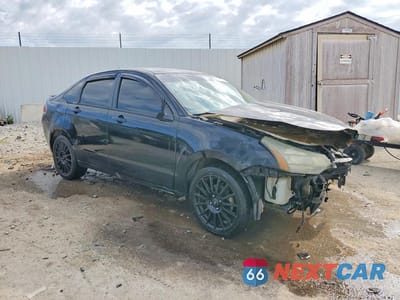 Czwarte zdjęcie samochodu z boku: 2010 FORD FOCUS SES VIN:1FAHP3GN8AW192130 - miniatura