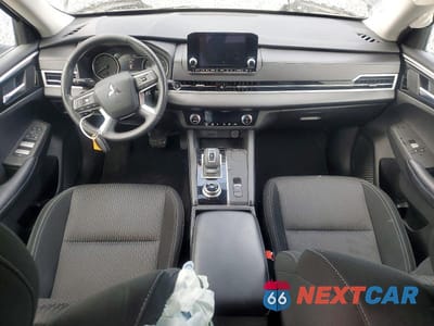 Zdjęcie 8 z 12 samochodu: 2022 MITSUBISHI OUTLANDER ES VIN:JA4J3TA87NZ072845 - miniatura