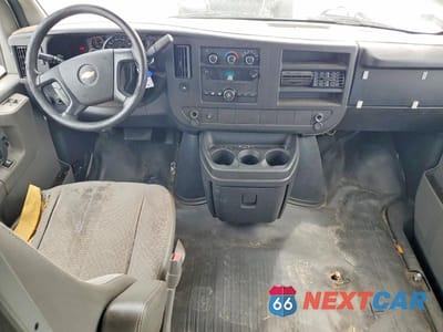 Zdjęcie 8 z 14 samochodu: 2014 CHEV EXPRESS G2500 VIN:1GCWGGBA9E1192394 - miniatura