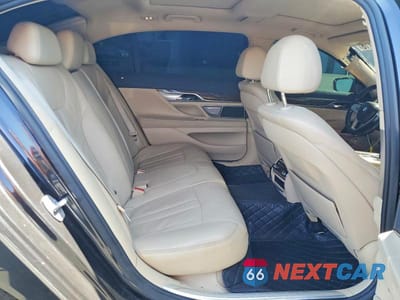 Zdjęcie 10 z 12 samochodu: 2016 BMW 740 I VIN:WBA7E2C56GG547050 - miniatura