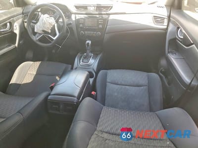 Zdjęcie 8 z 14 samochodu: 2017 NISSAN ROGUE SV VIN:5N1AT2MN6HC799625 - miniatura