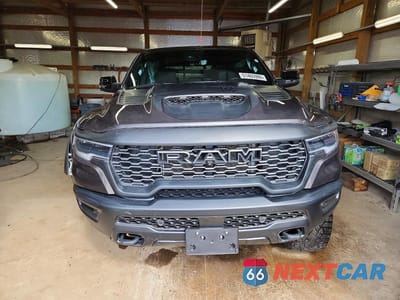 Piąte zdjęcie samochodu w środku: 2025 RAM 1500 RHO VIN:1C6SRFUP2SN677167 - miniatura