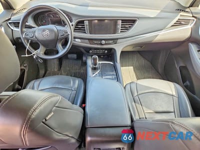 Zdjęcie 8 z 13 samochodu: 2018 BUICK ENCLAVE ESSENCE VIN:5GAERBKW4JJ135701 - miniatura