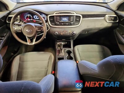 Zdjęcie 8 z 12 samochodu: 2017 KIA SORENTO LX V6 VIN:5XYPGDA54HG210473 - miniatura